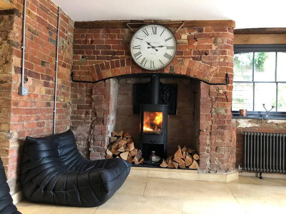 Apartamento Lavish At Montpellier Gardens